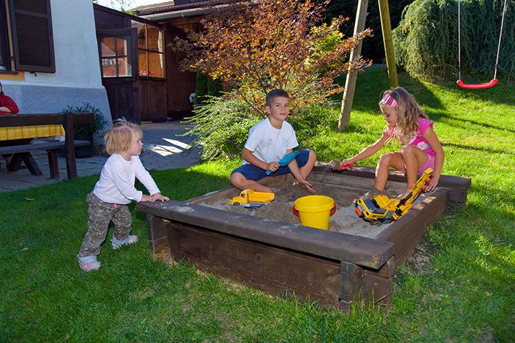 Sandkiste auf dem Spielplatz